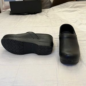 Dansko Clogs 38